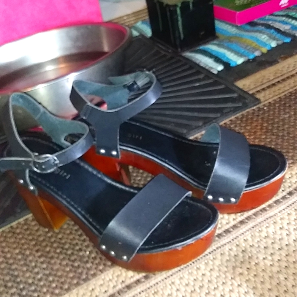 Madden Girl black platform sandals 7.5